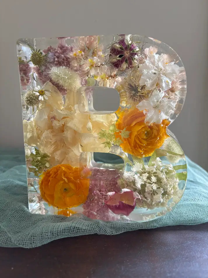 Preserved flower arrangement