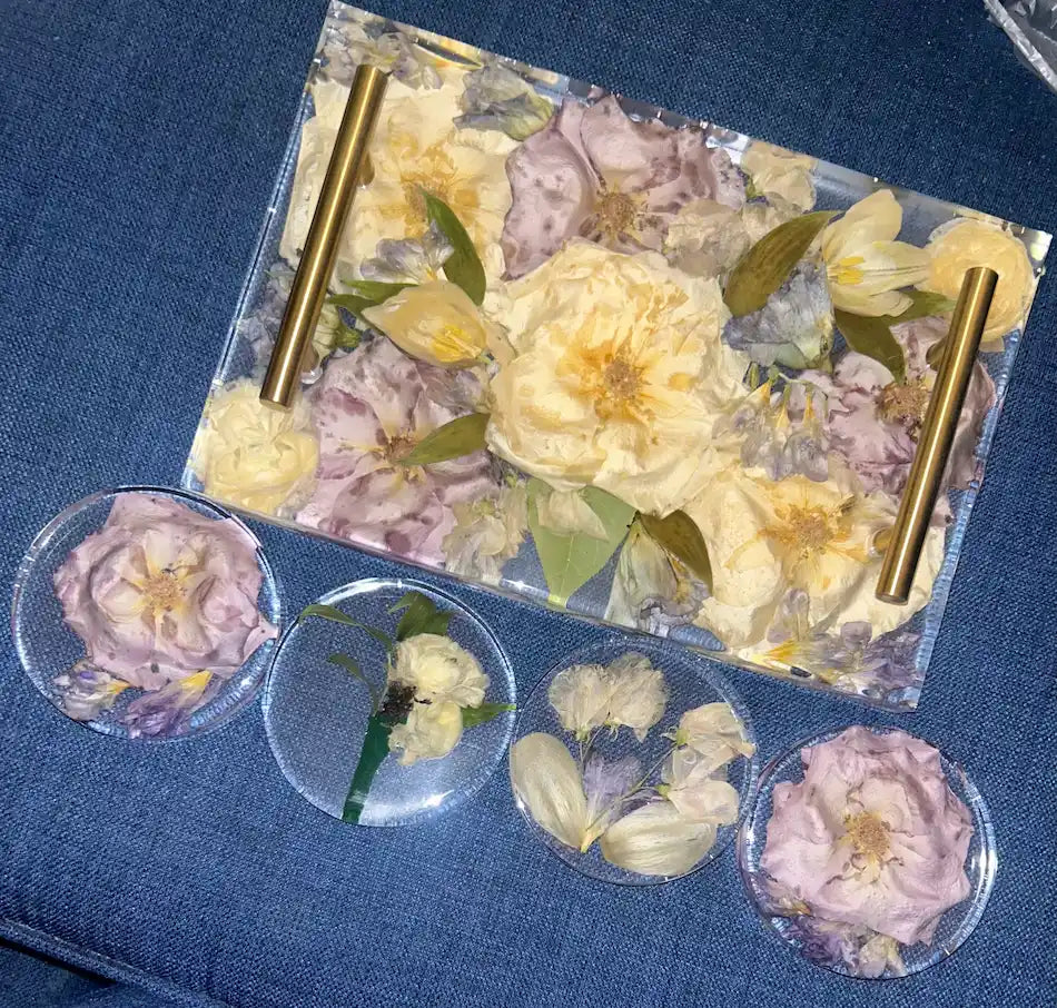 Preserved flower arrangement