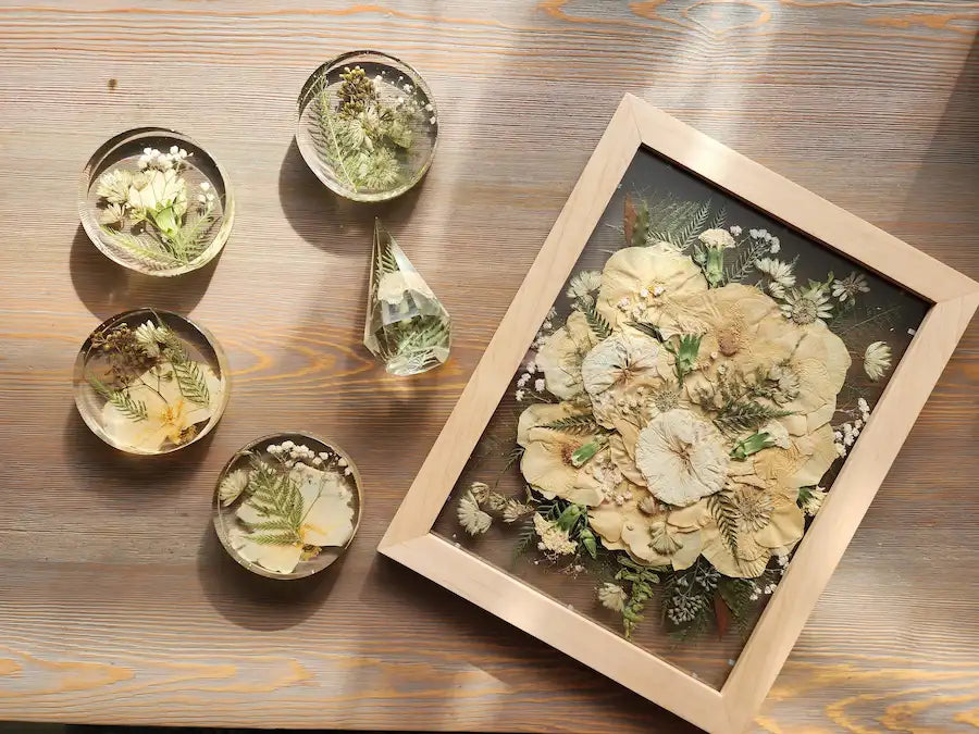 Preserved flower arrangement