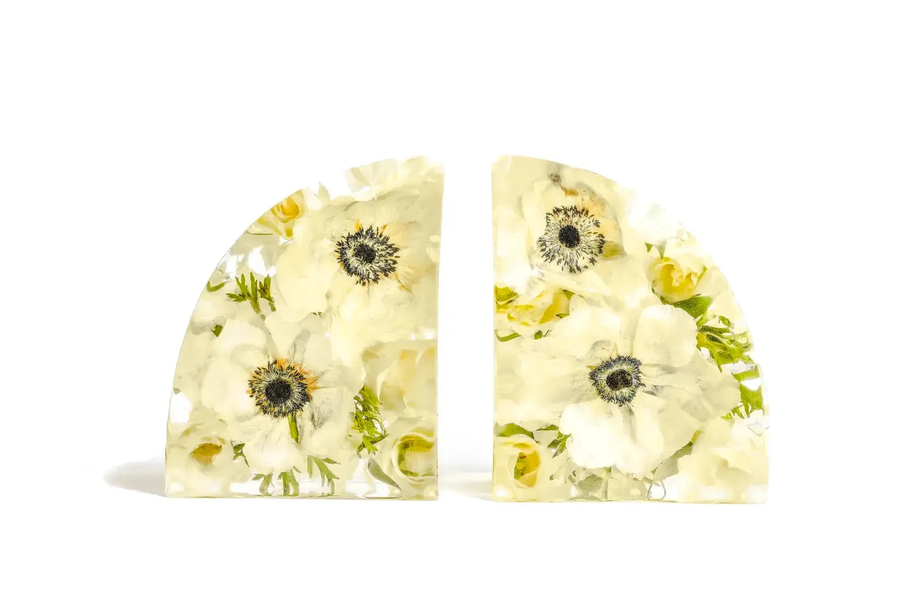 Resin wedding flower bookends in a large size featuring white anemones